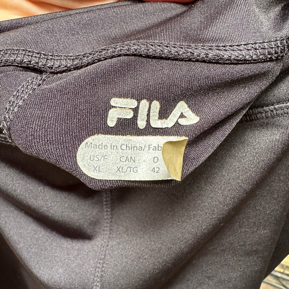 FILA Women’s Charcoal Leggings 3/4 length Mesh Bottom Detail Plus Size XL EUC - Picture 8 of 8
